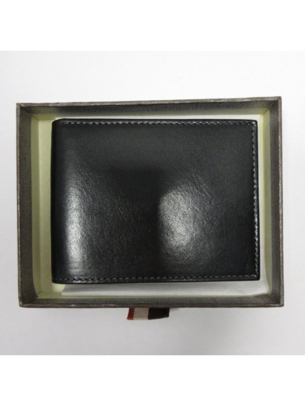 Trafalgar Wallet One Size Bifold Leather Credit Card Slots Luxury NEW
